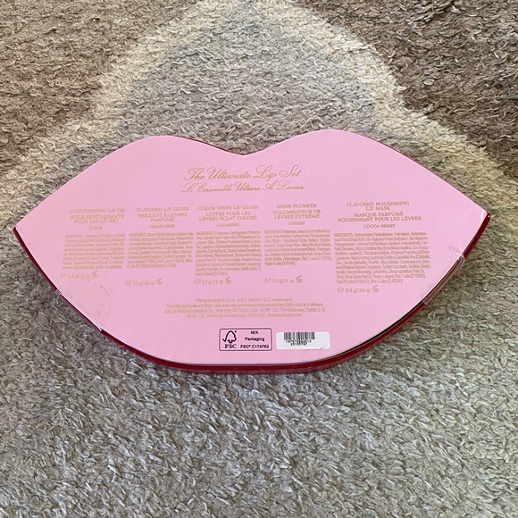 VICTORIA’S SECRET | 5-Piece Lip Gloss, Oil, Mask & Lip Plumper Gift Set - Picture 5 of 11